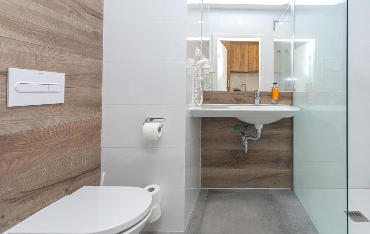 Aparthotel Apartamenty Czarna Gora 230 西恩纳 外观 照片