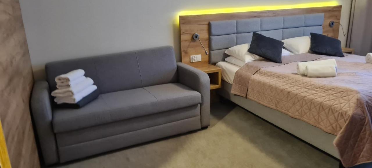 Aparthotel Apartamenty Czarna Gora 230 西恩纳 外观 照片